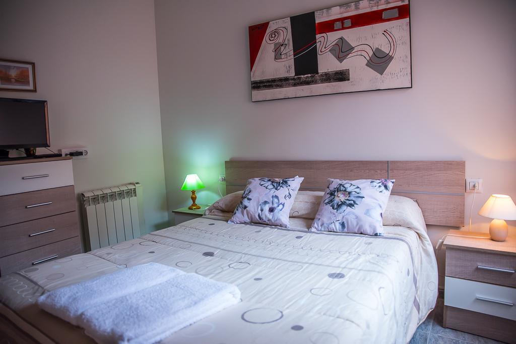 Apartamento Rincon Del Salvador 2 ปลาเซนเซีย ภายนอก รูปภาพ